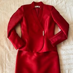 Tahari Skirt Suit Size 2